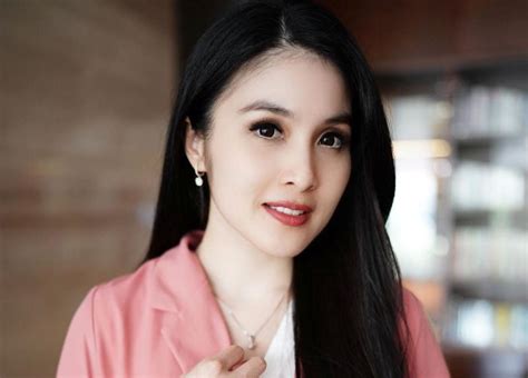 Jadi Ibu Baru Sandra Dewi Ngaku Panikan Okezone Celebrity