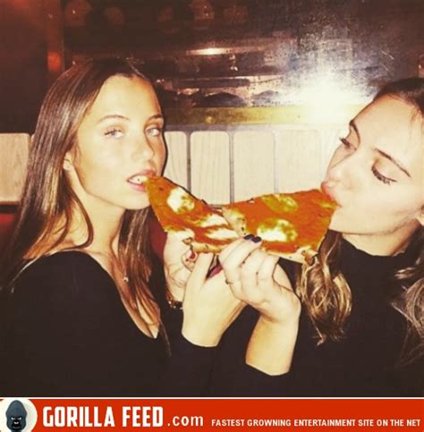 Sexy Girls Eating Pizza Is Strangely Erotic 27 Pictures Gorilla Feed