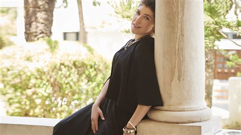 Mayim Bialik Couldnt Be More Beautiful In These Exclusive Photos
