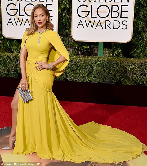 Jennifer Lopez Suffers Fashion Faux Pas On Golden Globes
