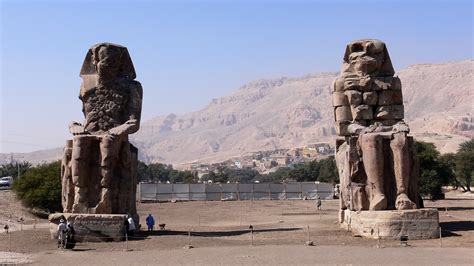 Colossi Of Memnon Only Remains Of The Mortuary Temple Buil Flickr