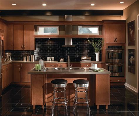 Please recommend a finish to use on maple kitchen cabinet doors. Contemporary Maple Kitchen Cabinets - MasterBrand