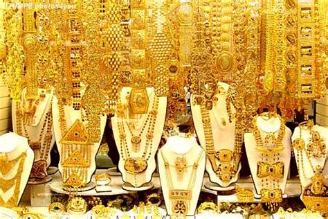 Explore wide range of latest gold chain designs online at best prices. Best Online Gold Jewelry Shops in Dubai, UAE for Shopping ...