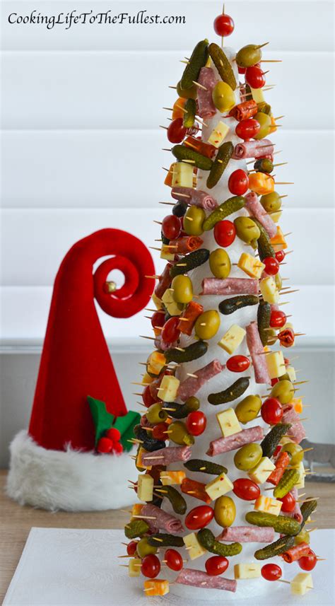 With christmas almost upon us, let's be prepared to whip up some easy christmas appetizers everyone will enjoy. Appetizer Christmas Tree - Cooking Life to the Fullest