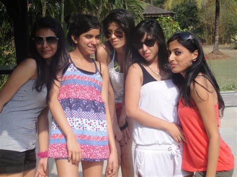 very hot group of girls bathing at water pool chuttiyappa