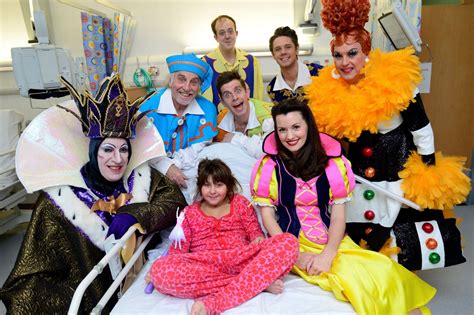 Theatre Royals Panto Cast Visit The Great North Childrens Hospital At