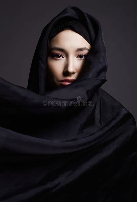 Belle Jeune Femme En Hijab Portrait De Fille Musulmane De Mode Photo Stock Image Du Fermer