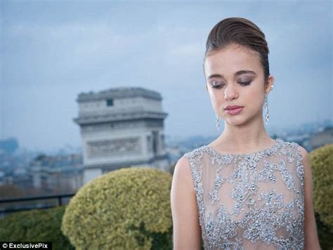 Photos Show Lady Amelia Windsor Taking Paris By Storm Daily Mail Online
