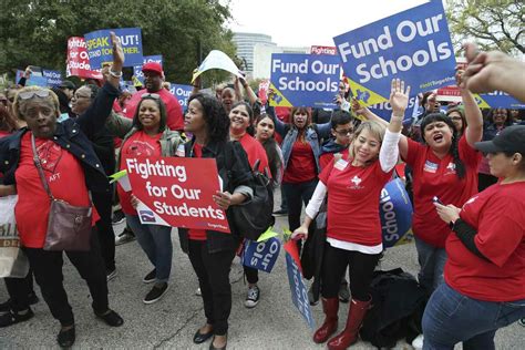 In Texas Education Funding Plan More Teacher ‘compensation’ Isn’t Necessarily Pay Raises