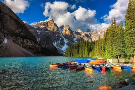 11 Lakes In Canada That Every Nature Buff Must Visit