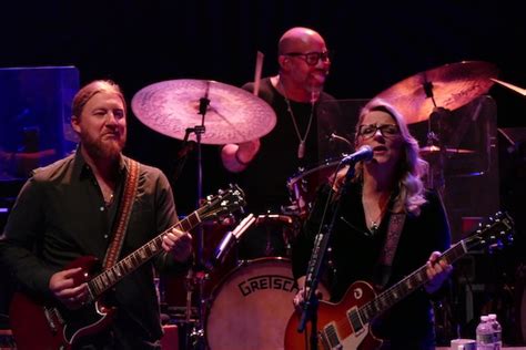 Concert Review Tedeschi Trucks Band Even Now Still Evolving The Arts Fuse