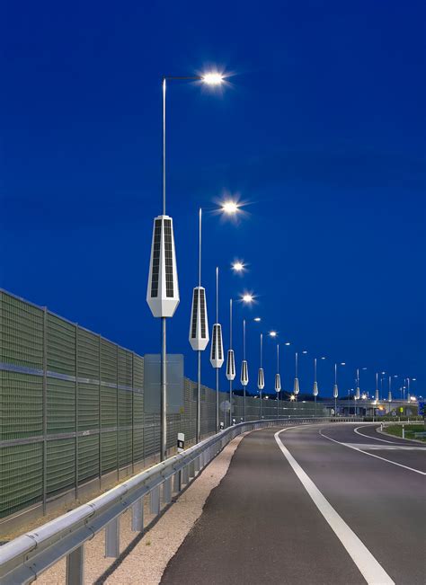 Why Solar Street Lights Are Good Solution For Retrofit And New Install