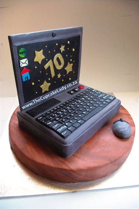 The order for this cake was placed from the uk, and brian was absolutely delighted with his 21st birthday cake which came as a wonderful surprise from his sister who ordered it for him from me. Novelty cake - laptop shaped | Tortas temáticas, Diseños ...