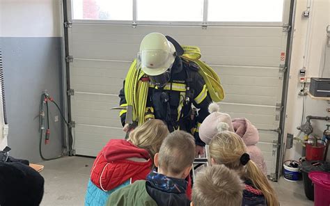 Grundschüler besuchen Feuerwehr Unser Winninghausen