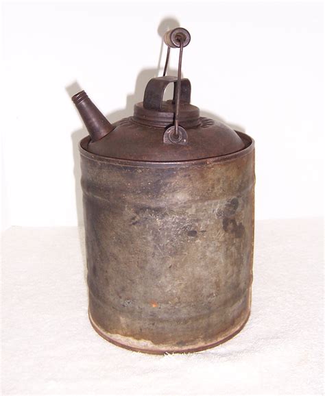 Triple A Resale Vintage Metal Oil Can