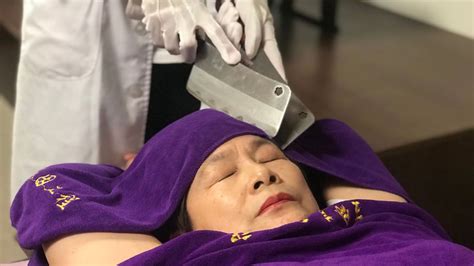 Taiwans 2000 Year Old Knife Massage Bbc Travel