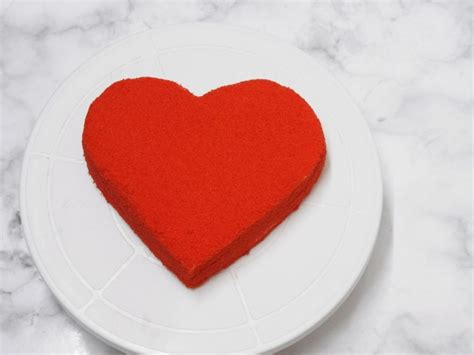 Naked Red Velvet Heart Cake Half Kg Buy Naked Red Velvet Heart Cake