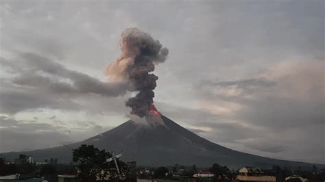 Video Shows The Philippines Most Active Volcano As It Erupted In A My Xxx Hot Girl