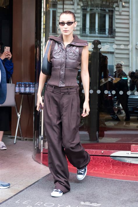Bella Hadid Carries The Must Have Gen Z It Bag Vogue