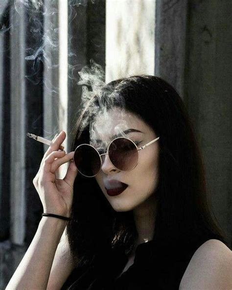 sexy smoking women smoking girl smoking bad girl aesthetic grunge aesthetic dark aesthetic
