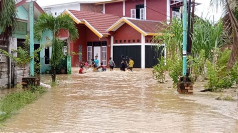 Ratusan Rumah Terendam Banjir Hingga Ketinggian Meter IMCNEWS