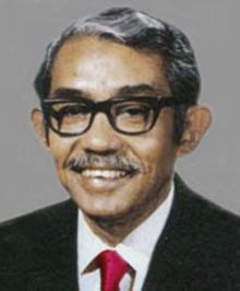 Datuk seri hishammuddin tun hussein. Ex-SMGRian 1991: Biodata ringkas Allahyarham Tun Dr ...
