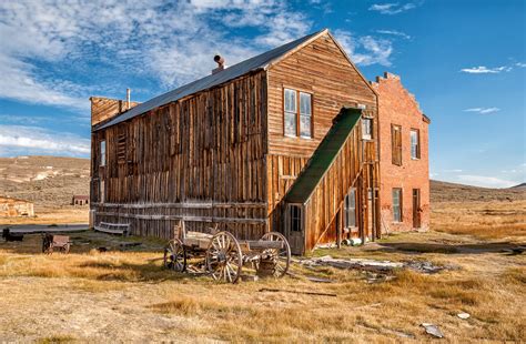 Old Buildings In Bodie Ghost Town California Ghost Towns Ghost Town