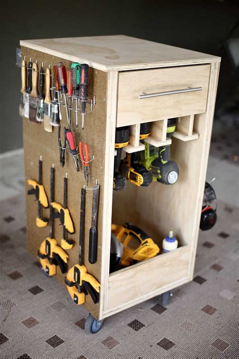 How To Build A Diy Mobile Tool Cart With Pegboard Thediyplan In 2020