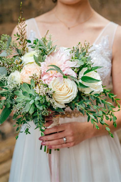 Take advantage of our hot rate deals and save hotels wedding venues in milwaukee. Feisty Flowers | Professional Milwaukee Wedding Florist