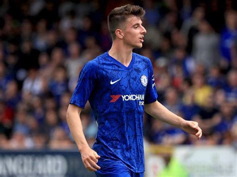 England boss gareth southgate says the absence of mason mount and ben chilwell for the euro 2020 game against the czech republic is a bizarre situation full of contradictions. Mason Mount signs new five-year Chelsea deal | Jersey ...