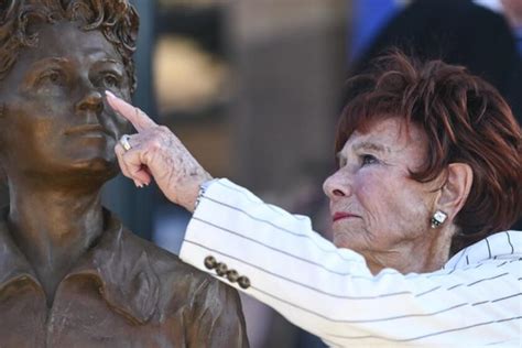 Happy Days Actress Marion Ross Returns To Albert Lea For Unveiling Of Statue In Her Honor