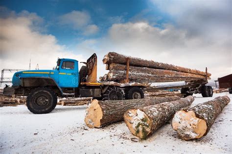 Timber Truck Just Finished Loading Stock Image Image Of Chrome