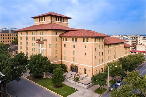 What Types Of Housing Do Students Live In At Ut Austin Rambler Atx Updated For