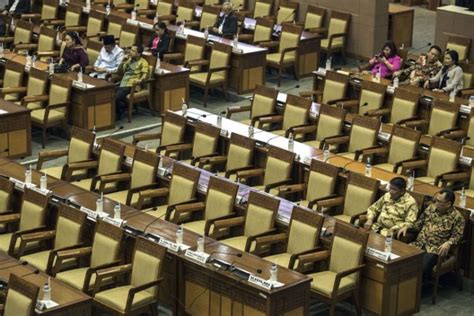 Gelar Rapat Paripurna 220 Anggota DPR Ajukan Izin MONITOR