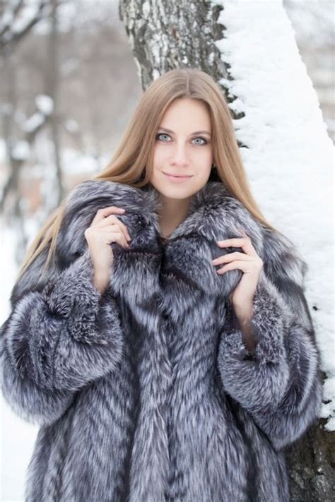 Pin By Michiel Q On Furcoat Beauties Fur Fashion Fashion Fur Coat