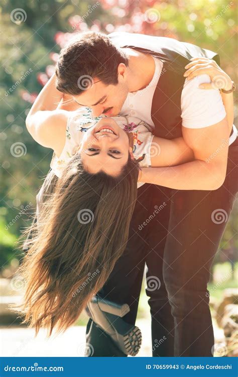 L Amour Passionn Couplent Des Relations Romantiques Femme Et Homme Image Stock Image Du