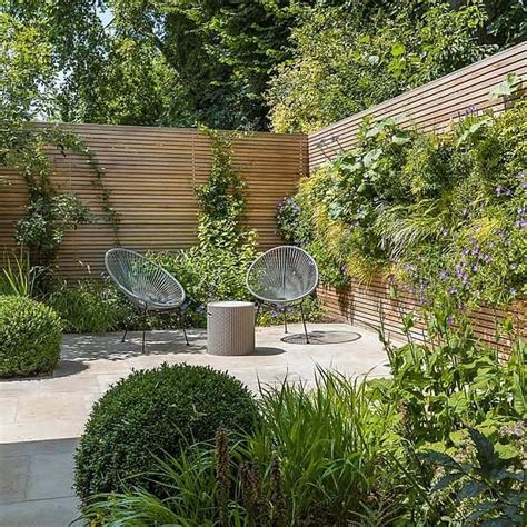 Based in south london, we undertake work throughout the uk and internationally. 46 Amazing Small Courtyard Garden Design Ideas - PIMPHOMEE