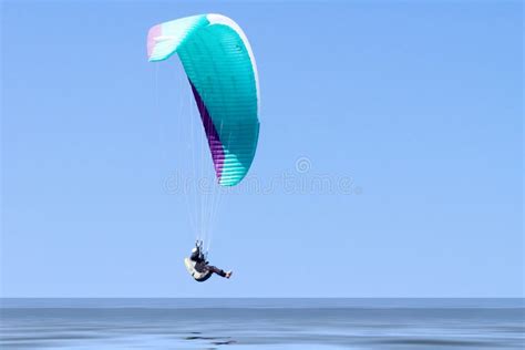 Paragliding Editorial Image Image Of Wind Extreme Scenic 99005410