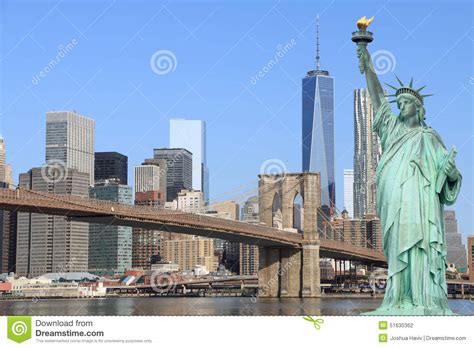 Puente De Brooklyn Y La Estatua De La Libertad Foto De Archivo Imagen