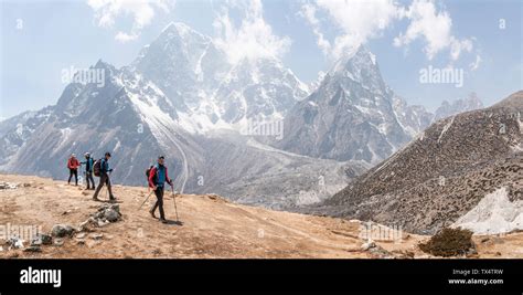 Everest Wandern Fotos Und Bildmaterial In Hoher Auflösung Alamy