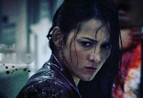 This movie was produced in 2018 by timo tjahjanto director with iko uwais, joe taslim and julie estelle. Julie Estelle Curi Perhatian Penonton Amerika Lewat The ...