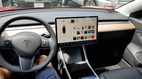 Usa Tesla Model 3 Driver Gets Pulled Over For Having A Computer