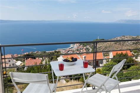 La paz (/ l ɑː ˈ p ɑː z /), officially known as nuestra señora de la paz( pronunciación española: Could Villa Mala have the most Beautiful view of Makarska ...