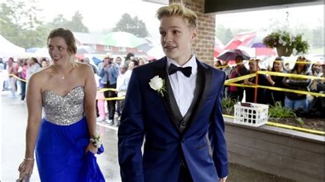 girl barred from prom for wearing suit at her prom night