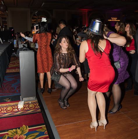 213cjt9413 New Years Eve Soiree 2016 At Hilton Chicago Candid Characters Flickr