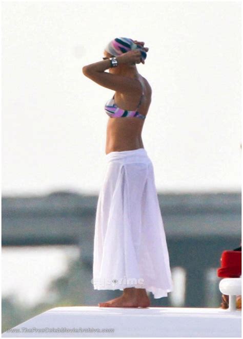Jennifer Lopez Absolutely Naked At TheFreeCelebMovieArchive