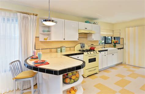 Explore the classic by unique retro kitchen package. 15 Retro Kitchen Appliances You'll Love - Cottage style ...