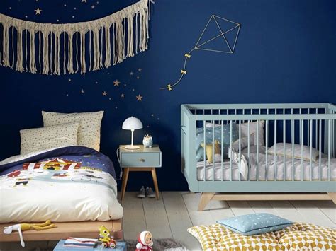 Une chambre en bleu canard, beige et cannage par le cahier 6. Chambre enfant bleu marine : nos inspirations déco - Joli ...
