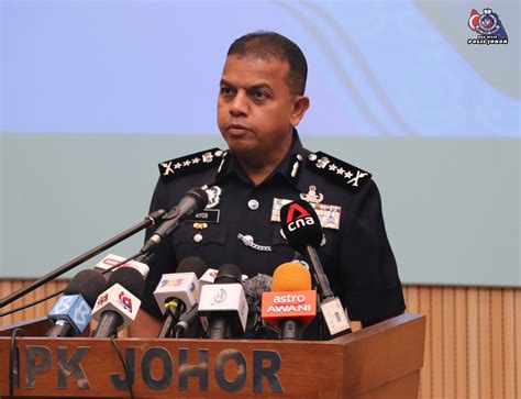 Pangkat pegawai tinggi dan rendah dalam pdrm polis diraja malaysia. 5 Anggota ATM & 13 Anggota PDRM Termasuk Berpangkat ASP ...