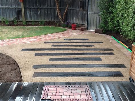 Designed for use on bridle ways to enable easy access for horse and rider. Railway sleepers in granitic gravel for a informal path. | Garden paths, Garden floor, Home ...